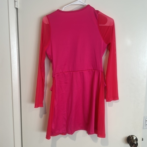 Gorgeous two-piece outfit. Perfect, for any occasion out. - Picture 4 of 4